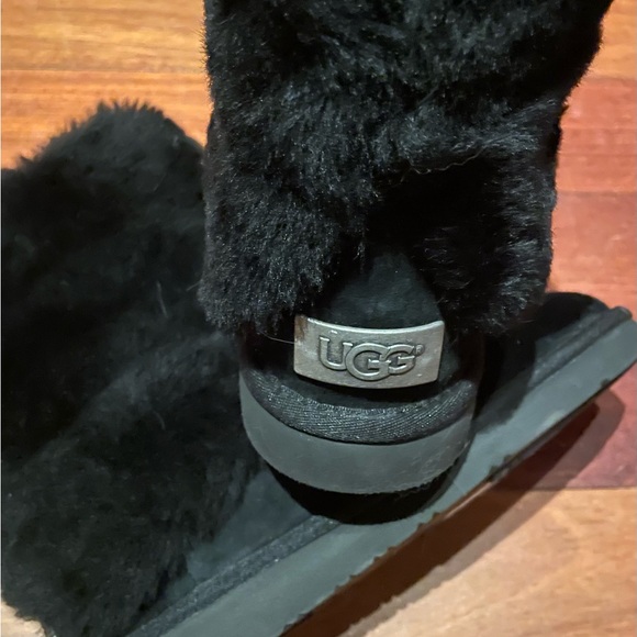 Ugg boots size 7 - Picture 2 of 4